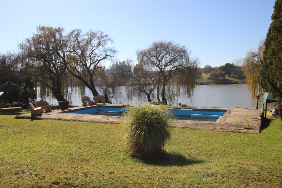 3 Bedroom Property for Sale in Lake Deneysville Free State